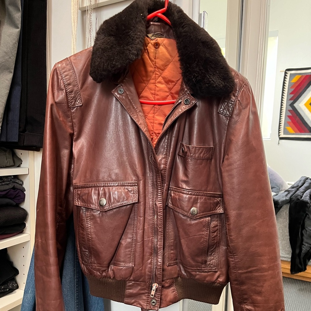 Saks Fifth Avenue Leather jacket w faux fur collar - 1960s, perfect condition